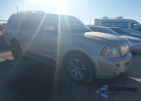 2004 Lincoln Navigator z USA, uszkodzony, nr VIN 5LMFU27R24LJ24394